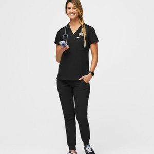 (2 PAIRS) FIGS WOMEN'S SET - Catarina One-Pocket Scrub Top & Zamora Joggers